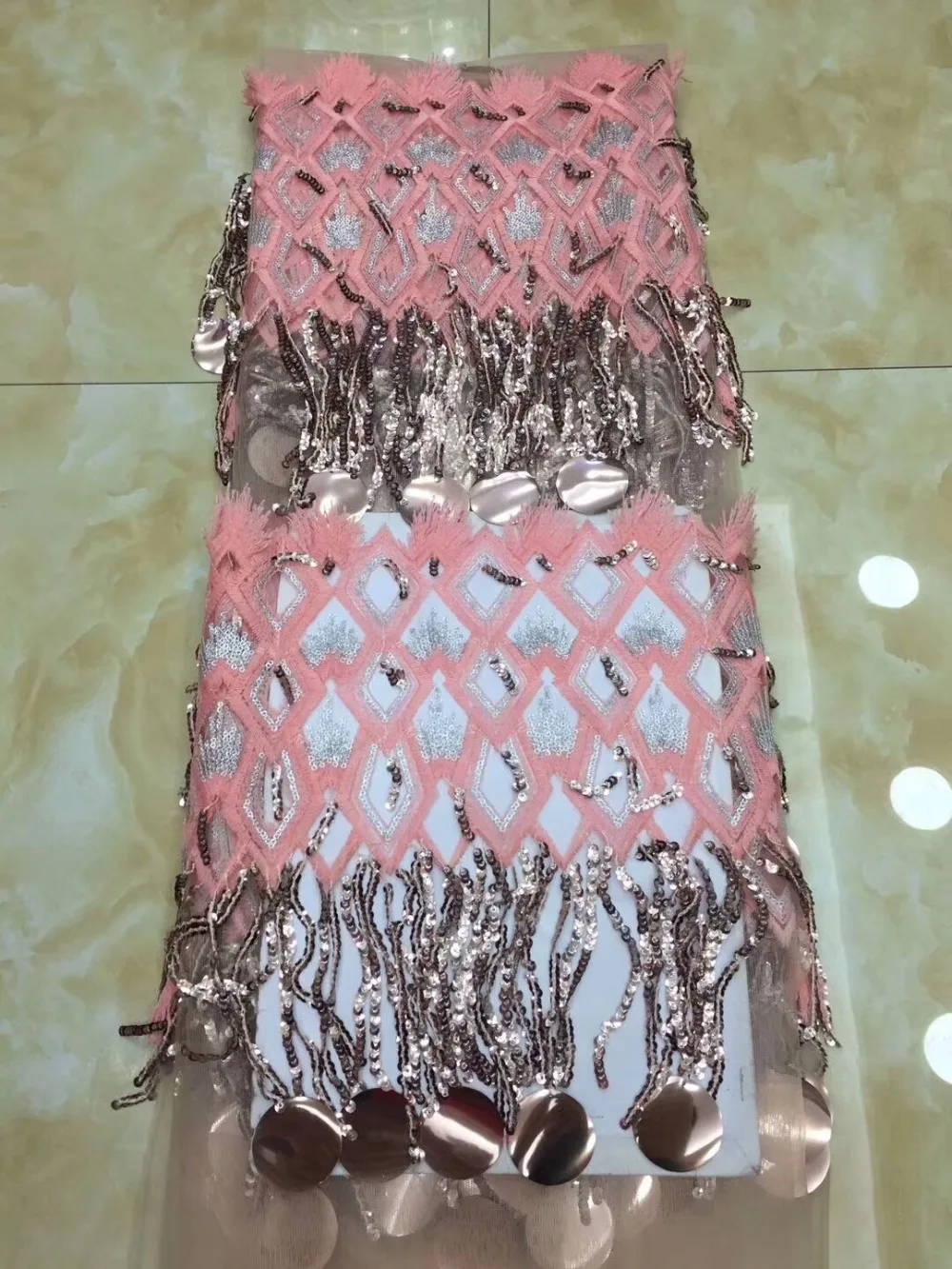 high quality french tulle lace fabric African sequins net lace glitter fabric for wedding dress dpA018
high quality french tulle lace fabric African sequins net lace glitter fabric for wedding dress dpA018