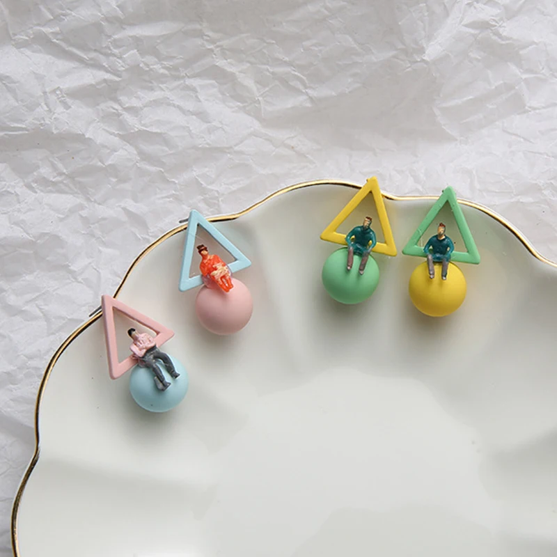 Creative Fashion Contrast Triangle Small Earring Three-dimensional Geometric Mosaic Candy Color Stud Earrings Funny Doll Jewelry
Creative Fashion Contrast Triangle Small Earring Three-dimensional Geometric Mosaic Candy Color Stud Earrings Funny Doll Jewelry