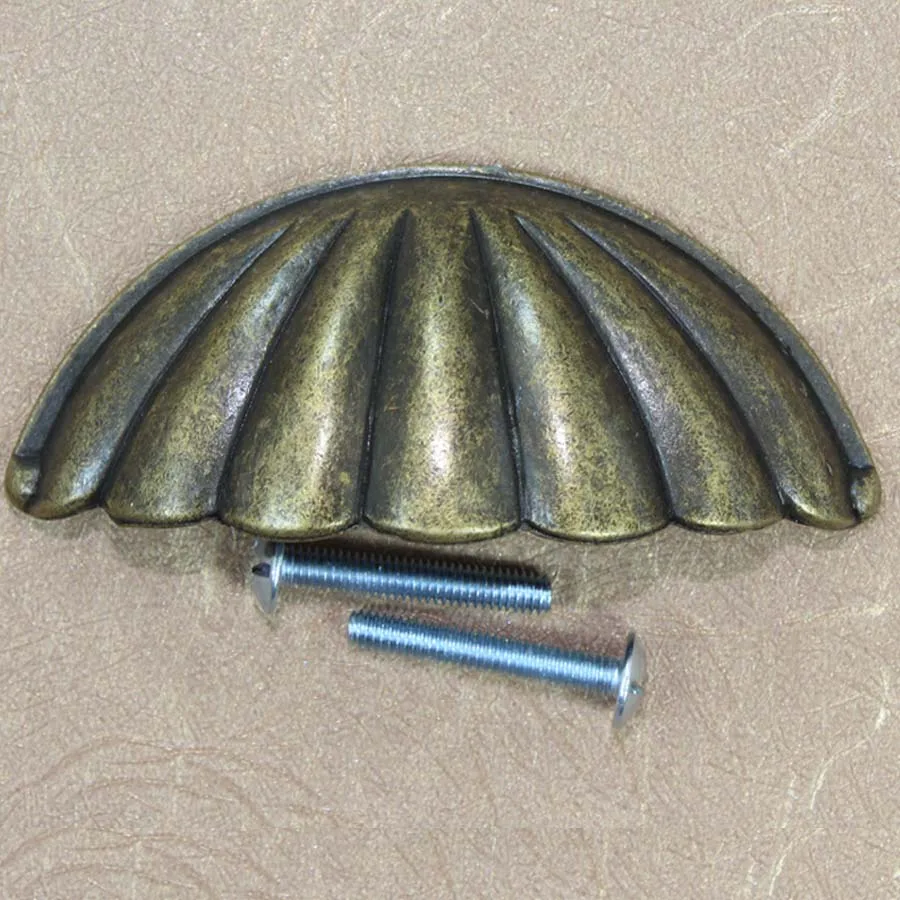 64mm rustico vintage cap shell furniture handles antique brass drawer cabinet pull knob 2.5" bronze dresser cupboard door handle
64mm rustico vintage cap shell furniture handles antique brass drawer cabinet pull knob 2.5" bronze dresser cupboard door handle
