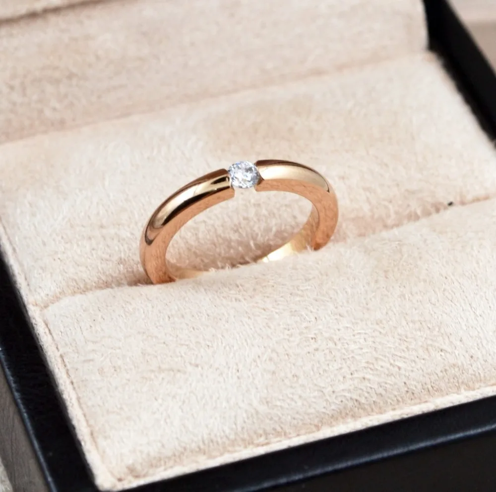Simple Crystal Rose Gold Color Women Wedding Ring Stainless Steel Thin Band Ring Rhinestone Tail Ring Couples Engagement Jewelry
Simple Crystal Rose Gold Color Women Wedding Ring Stainless Steel Thin Band Ring Rhinestone Tail Ring Couples Engagement Jewelry