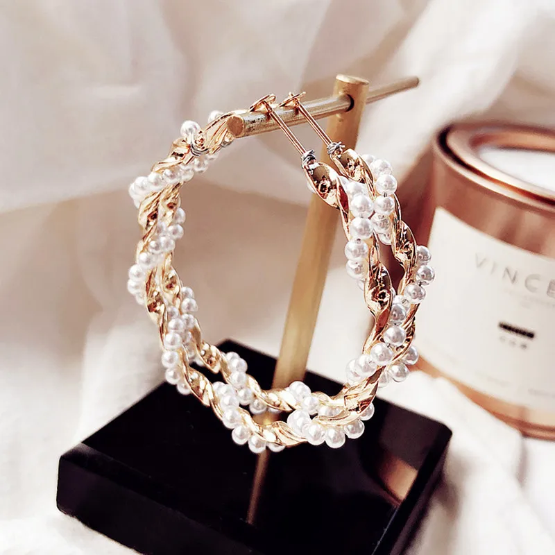 New Arrival Fashion Classic Metal Round Women Hoop Earrings Korean Personality Simple Circle Pearl Earrings For Female Jewelry
New Arrival Fashion Classic Metal Round Women Hoop Earrings Korean Personality Simple Circle Pearl Earrings For Female Jewelry
