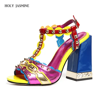 2018 Designer Rock Studded Gladiator Sandals for Women Rome Punk Mixed Colors Style Rivets Sandals Ladies Summer Gladiator Shoes 
2018 Designer Rock Studded Gladiator Sandals for Women Rome Punk Mixed Colors Style Rivets Sandals Ladies Summer Gladiator Shoes