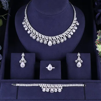 ACCKING Luxury Cubic zircon necklace earrings bracelet ring 4pCS full jewelry set for women bridal dress dinne CZ accessory
ACCKING Luxury Cubic zircon necklace earrings bracelet ring 4pCS full jewelry set for women bridal dress dinne CZ accessory