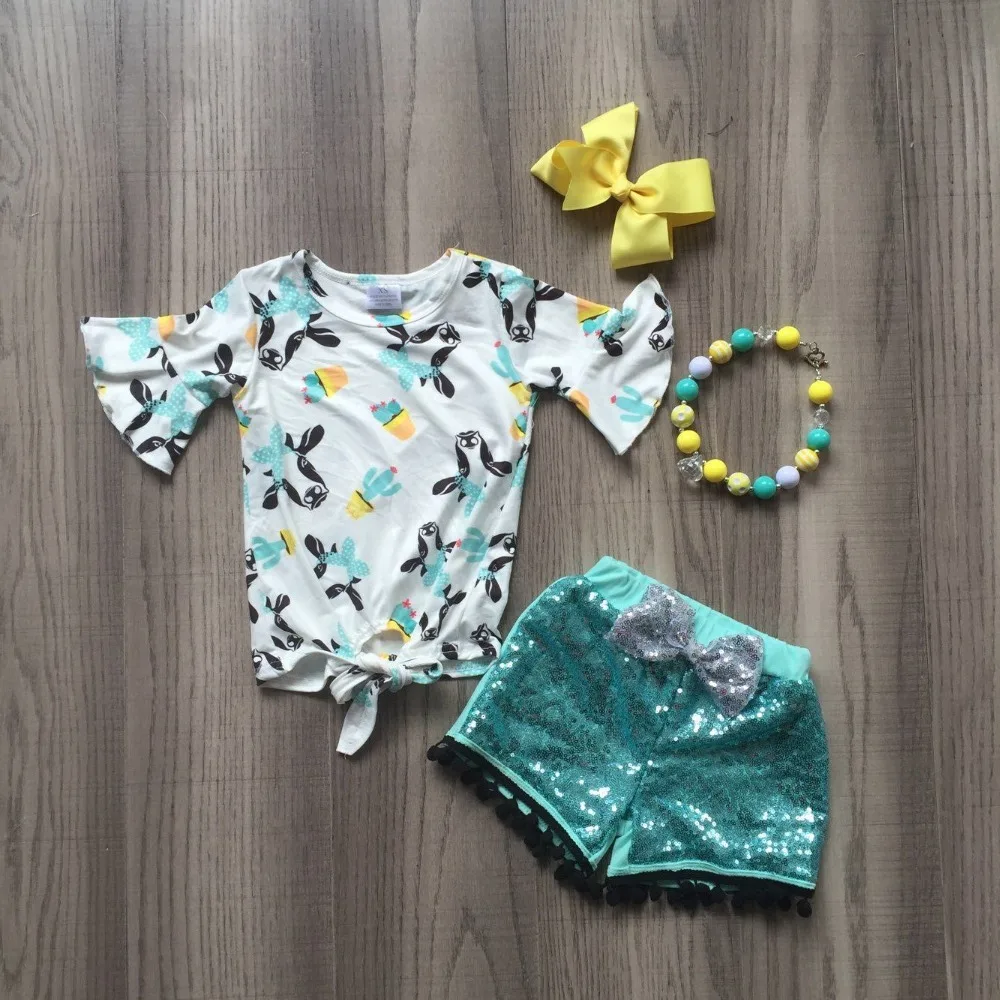 baby girls summer new arrival outfits milk cow head top shirt blue shining pants outfits girls boutique clothes with accessories
baby girls summer new arrival outfits milk cow head top shirt blue shining pants outfits girls boutique clothes with accessories