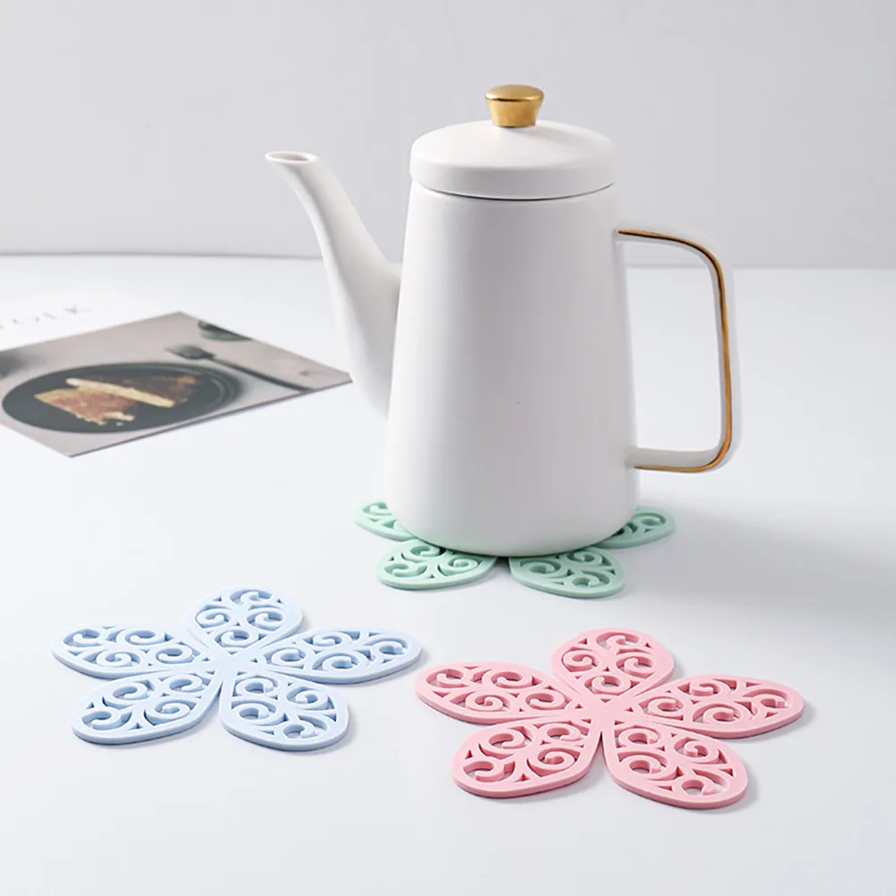 3Pc+Creative Flower Shape Heat Resistant Bowl Mat Household Hollowing Out Casserole Pad Kettle Cushion
3Pc+Creative Flower Shape Heat Resistant Bowl Mat Household Hollowing Out Casserole Pad Kettle Cushion