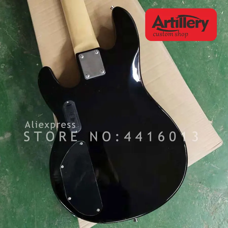 MUSICMAN-BASS6
