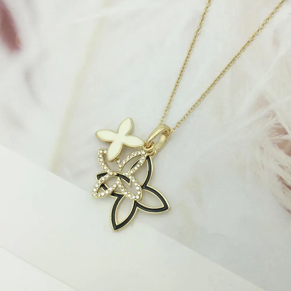 Three Layer Four-Leaf Clover Necklace Gold Color Rhinestone Pendant Long Chain Necklaces For Women Girl Gift Mrs win
Three Layer Four-Leaf Clover Necklace Gold Color Rhinestone Pendant Long Chain Necklaces For Women Girl Gift Mrs win