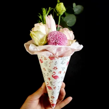 Creative Mini Flower Holder 10pcs 16x9cm Cute Ice-cream Cone Roll Paper Duplex Small Flower Packing Everyday Fresh Plant Carrier
Creative Mini Flower Holder 10pcs 16x9cm Cute Ice-cream Cone Roll Paper Duplex Small Flower Packing Everyday Fresh Plant Carrier
