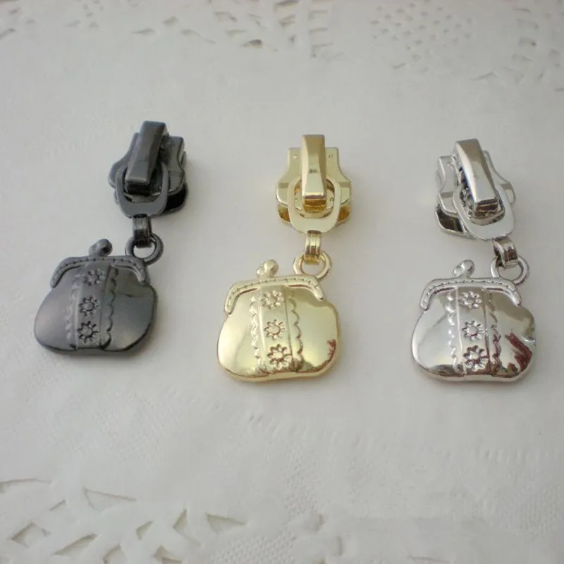 DONYAMY 5PCS 5# DIY Handbag Cartoon Metal Zipper Pull Head For Clothes,Bag,Shoes,Luggage
DONYAMY 5PCS 5# DIY Handbag Cartoon Metal Zipper Pull Head For Clothes,Bag,Shoes,Luggage