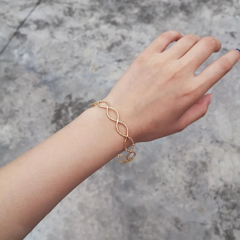 Rinhoo 1PC New Fashion Hollow Twisted Interweaving Circle Bangle & Bracelet For Women Female Charm Jewelry Gift
Rinhoo 1PC New Fashion Hollow Twisted Interweaving Circle Bangle & Bracelet For Women Female Charm Jewelry Gift