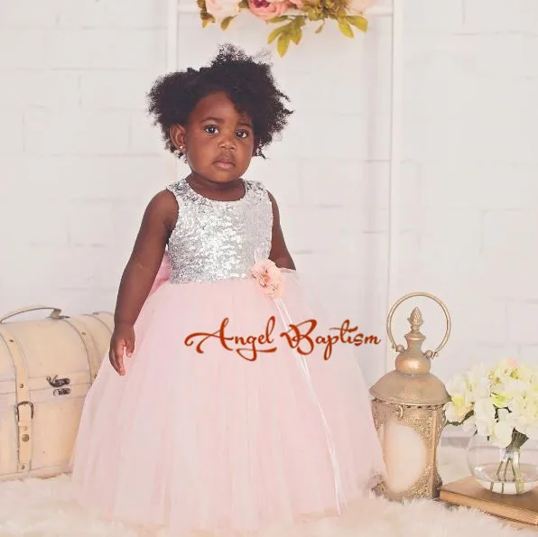 Bling sequins pink toddler flower girl dresses criss-cross back with bow Lovely wedding birthday parties tulle ball gowns
Bling sequins pink toddler flower girl dresses criss-cross back with bow Lovely wedding birthday parties tulle ball gowns