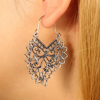Retro 2020 Fashion New Earrings National Style Simple Pattern Hollow Ladies Wholesale Sales New Fashion Jewelry
Retro 2020 Fashion New Earrings National Style Simple Pattern Hollow Ladies Wholesale Sales New Fashion Jewelry