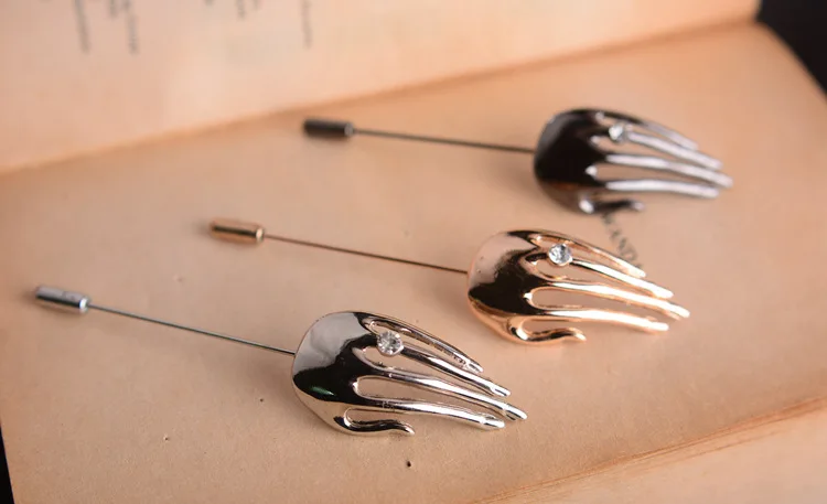 6 hand lapel pin