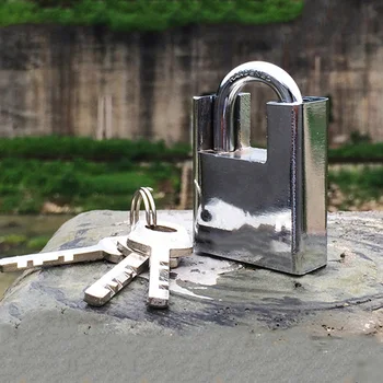 Keyed Padlock lock With 3 Keys Double bolt locking Anti-theft hardened steel Durable Padlock for Gym Fence Bicycle Garage
Keyed Padlock lock With 3 Keys Double bolt locking Anti-theft hardened steel Durable Padlock for Gym Fence Bicycle Garage