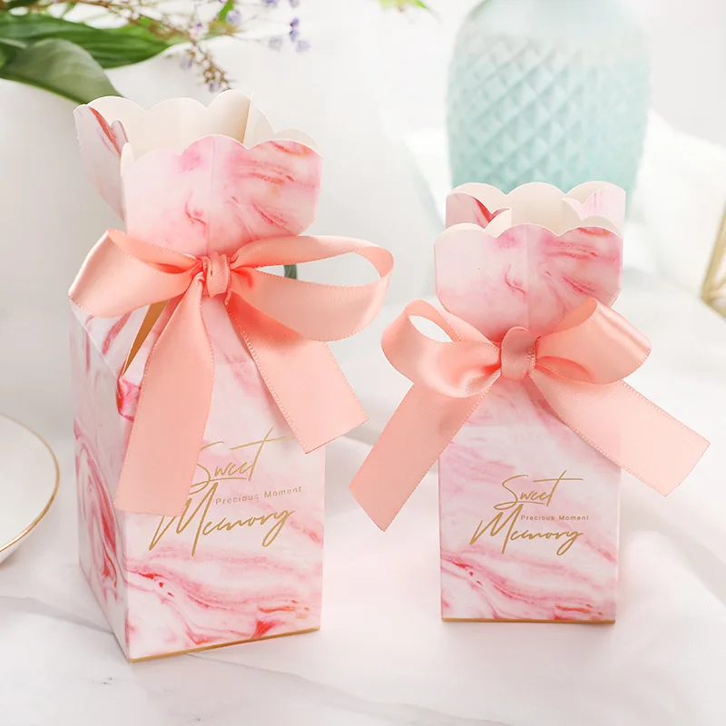 50PCS Cardboard Gift Packaging Box Wedding Favor Candy Box Creative Boite A Dragees Pour Les Mariage Carton Chocolate Paper Box
50PCS Cardboard Gift Packaging Box Wedding Favor Candy Box Creative Boite A Dragees Pour Les Mariage Carton Chocolate Paper Box