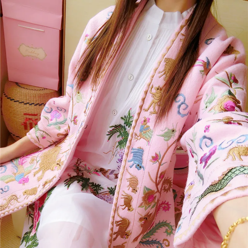 NEW Coat female high quality Women's cashmere coat pink autumn Imitation wool coats embroidery Long coat women plus size R490 
NEW Coat female high quality Women's cashmere coat pink autumn Imitation wool coats embroidery Long coat women plus size R490