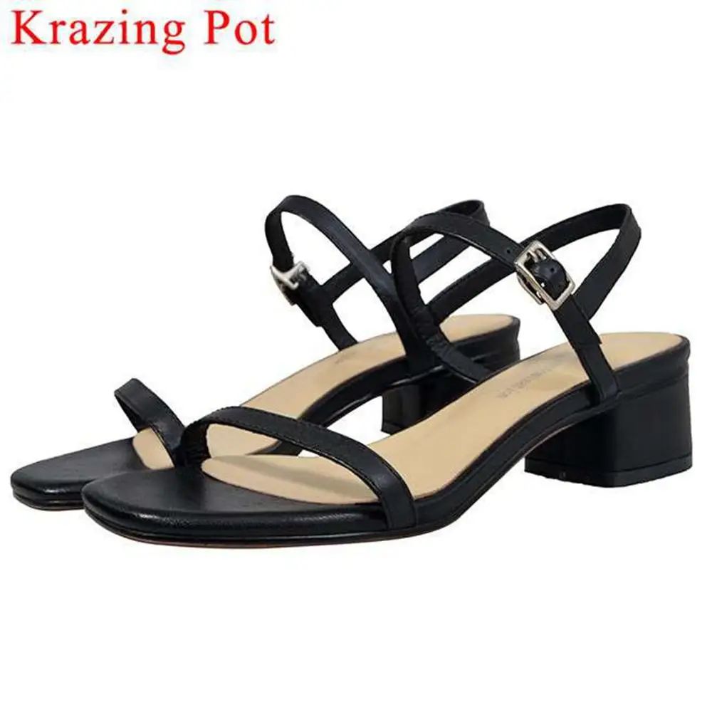 Krazing Pot full grain leather chunky low heels peep toe buckle strap women sandals preppy style campus clubwear daily shoes L33
Krazing Pot full grain leather chunky low heels peep toe buckle strap women sandals preppy style campus clubwear daily shoes L33