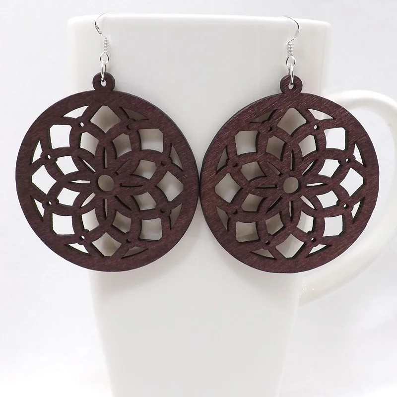 Qiaohe 1 Pair Good Quality Woman Wood Earrings Organic Round Flower brown Hollow African Wooden Brincos Pendant 5.5cm/2.2''
Qiaohe 1 Pair Good Quality Woman Wood Earrings Organic Round Flower brown Hollow African Wooden Brincos Pendant 5.5cm/2.2''