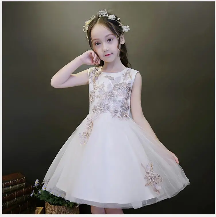 Ballroom dresses for girl summer floral princess sleeveless dress elegant baptism dress Teenager prom designs on graduation day
Ballroom dresses for girl summer floral princess sleeveless dress elegant baptism dress Teenager prom designs on graduation day