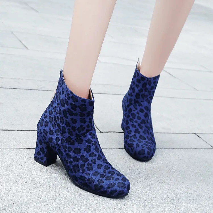 Big Size 11 12 13 14 15 16 Ma'am Coarse heel Short boots Blue Patchwork Back zipper boot barre High heel boots
Big Size 11 12 13 14 15 16 Ma'am Coarse heel Short boots Blue Patchwork Back zipper boot barre High heel boots