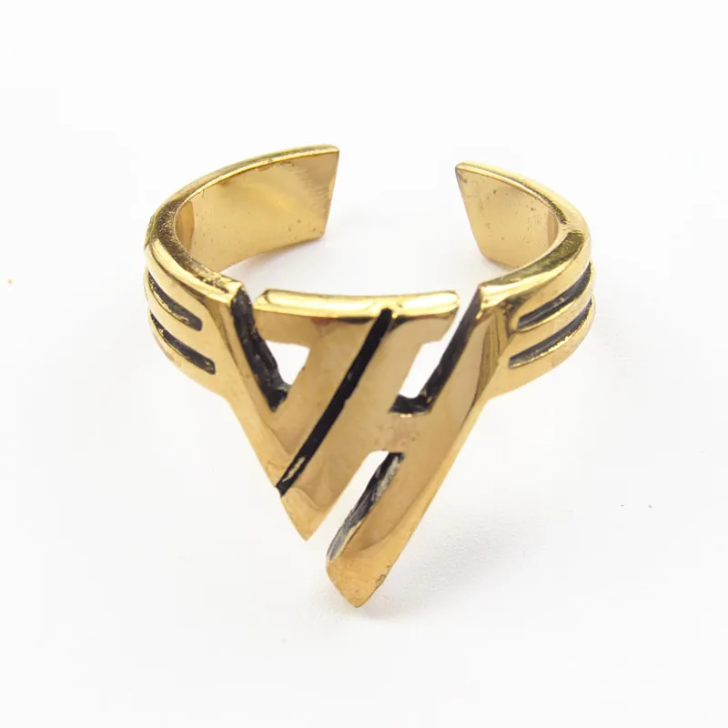 Edward Lodewijk Van Halen rock band rings pendants for men women fans long chain VH male female jewelry
Edward Lodewijk Van Halen rock band rings pendants for men women fans long chain VH male female jewelry