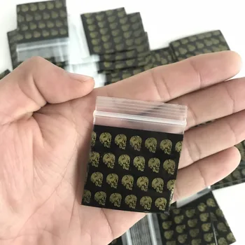 1 pack (100 pieces) hot tobacco bag sealed bag Smoke storage bag skull pattern with holder tobacco bag burning piece gift
1 pack (100 pieces) hot tobacco bag sealed bag Smoke storage bag skull pattern with holder tobacco bag burning piece gift