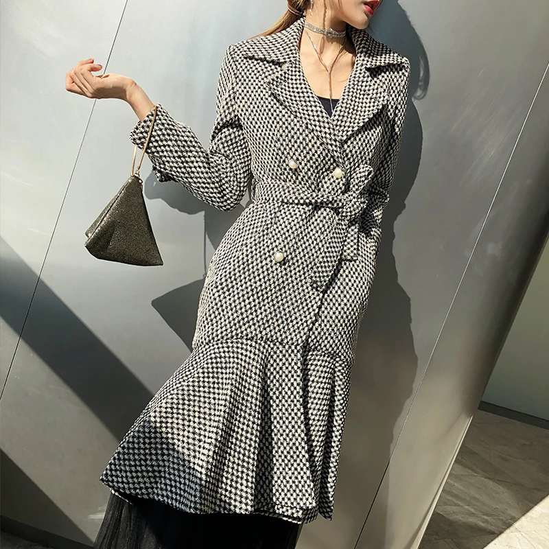 LANMREM 2018 Double-breasted Gray Plaid Fishtail Dress Type Coat New Fashion Autumn Winter Slim Type Clothing For Women YF04002
LANMREM 2018 Double-breasted Gray Plaid Fishtail Dress Type Coat New Fashion Autumn Winter Slim Type Clothing For Women YF04002