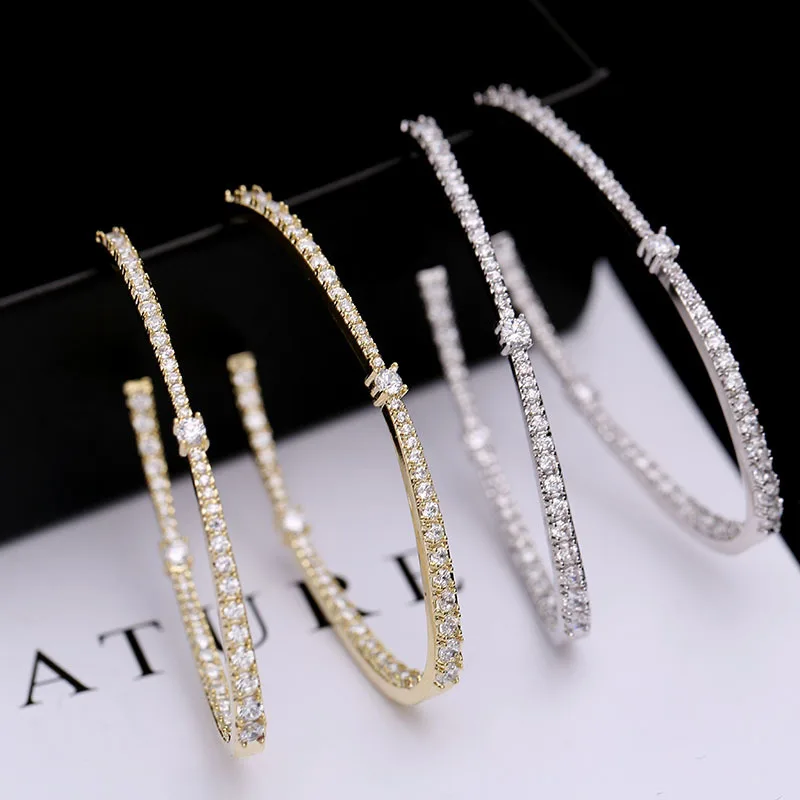 SWOUR New Fashion Jewelry S925 Sterling Silver CZ Wedding Gift Austrian Crystal Oval Shape Hoop Earrings For Woman S344
SWOUR New Fashion Jewelry S925 Sterling Silver CZ Wedding Gift Austrian Crystal Oval Shape Hoop Earrings For Woman S344