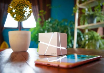 Classic EDGE wireless Bluetooth speaker white Mini Square Music Player desktop Luminous speaker for PC mobile phone gift
Classic EDGE wireless Bluetooth speaker white Mini Square Music Player desktop Luminous speaker for PC mobile phone gift