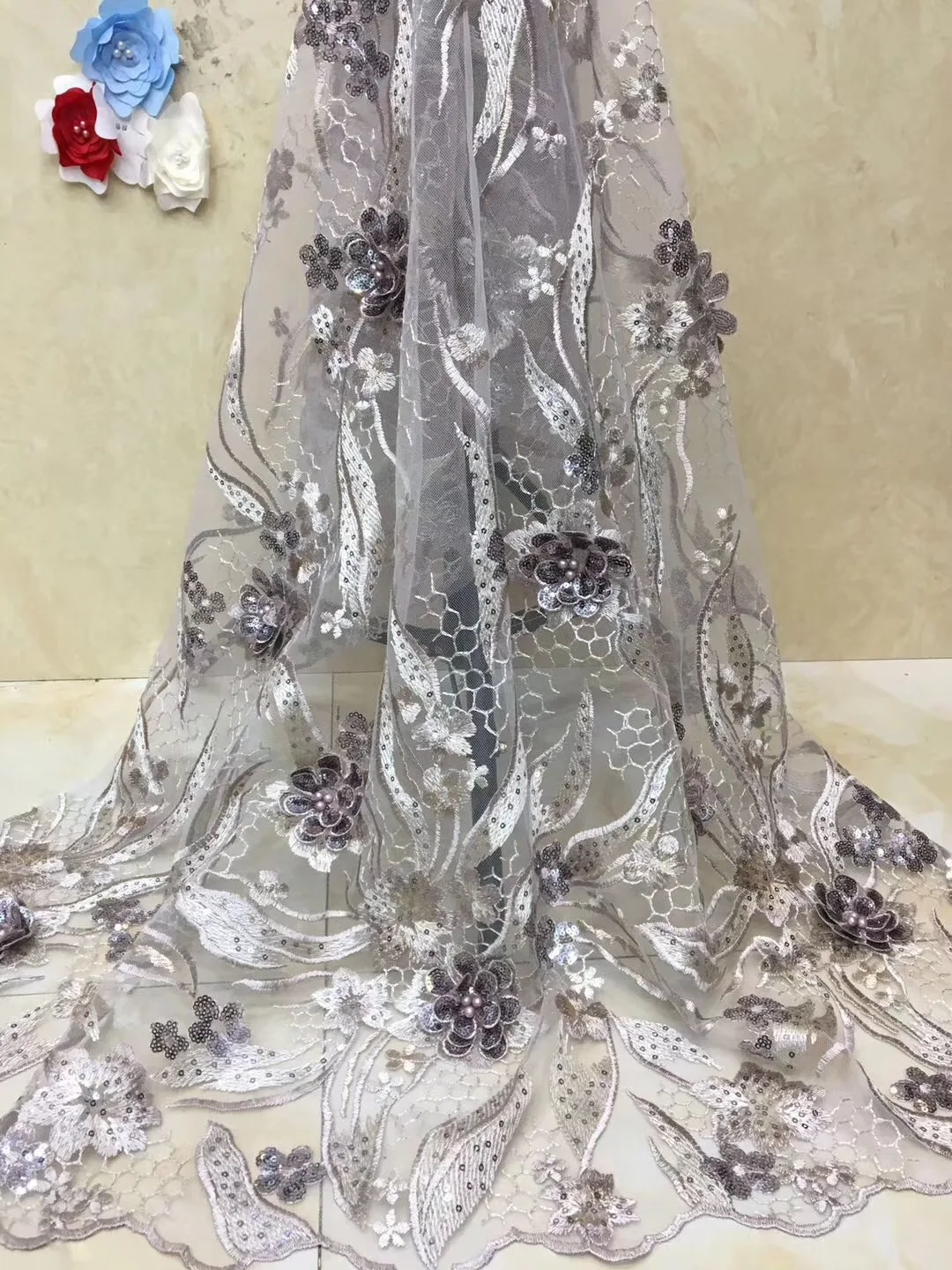 Beautifical nigerian lace fabrics 3d sequins appliques net lace with beads embroidery New exquisite lace fabric 5yards ML1N920
Beautifical nigerian lace fabrics 3d sequins appliques net lace with beads embroidery New exquisite lace fabric 5yards ML1N920