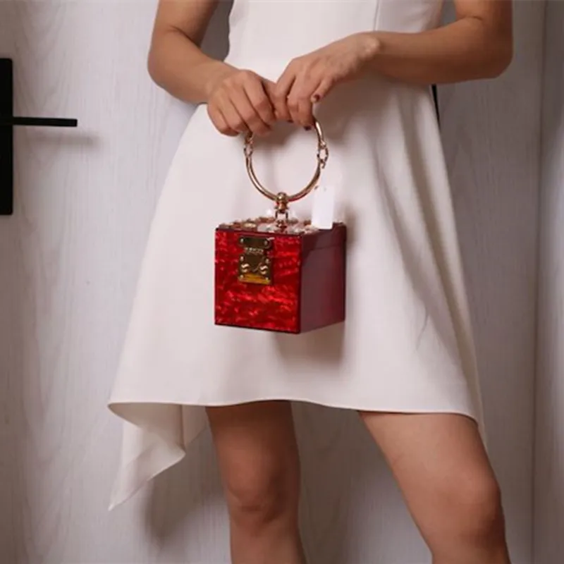Women's Square Acrylic Clutch Evening Bag Metal Wristlets Mini Party Bag Ladies Handbag Trunk Shape Diamond Bag Purse
Women's Square Acrylic Clutch Evening Bag Metal Wristlets Mini Party Bag Ladies Handbag Trunk Shape Diamond Bag Purse