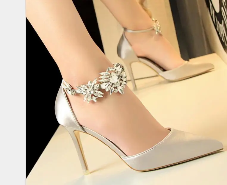 Ladies fashion sexy high-heeled elegant shallow shose cancise pumps summer Soft and comfortable spring and autumn women shoes
Ladies fashion sexy high-heeled elegant shallow shose cancise pumps summer Soft and comfortable spring and autumn women shoes