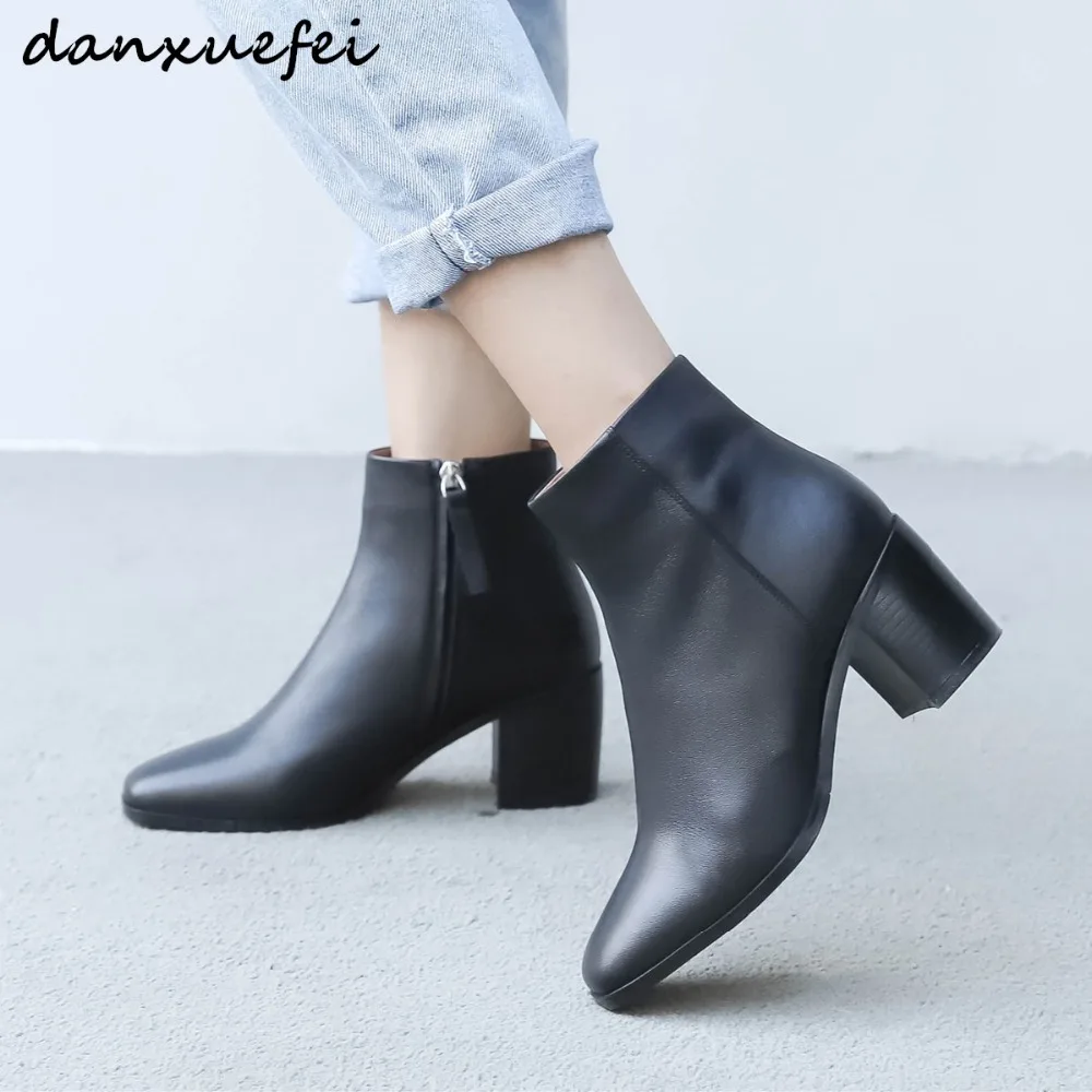 Women's genuine leather chunky heel ankle boots med heel comfortable autumn short booties high quality square toe boots shoes
Women's genuine leather chunky heel ankle boots med heel comfortable autumn short booties high quality square toe boots shoes