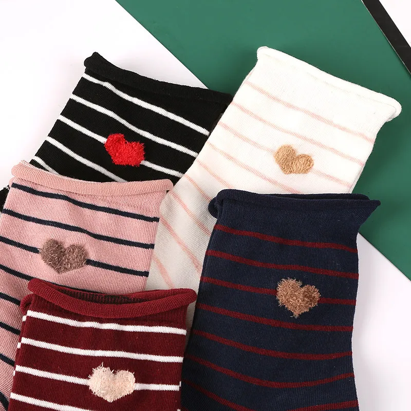New Fashion Women Socks Autumn winter simple Red love Heart Stripes roll edge curl Pure cotton socks loose mouth Comfortable
New Fashion Women Socks Autumn winter simple Red love Heart Stripes roll edge curl Pure cotton socks loose mouth Comfortable