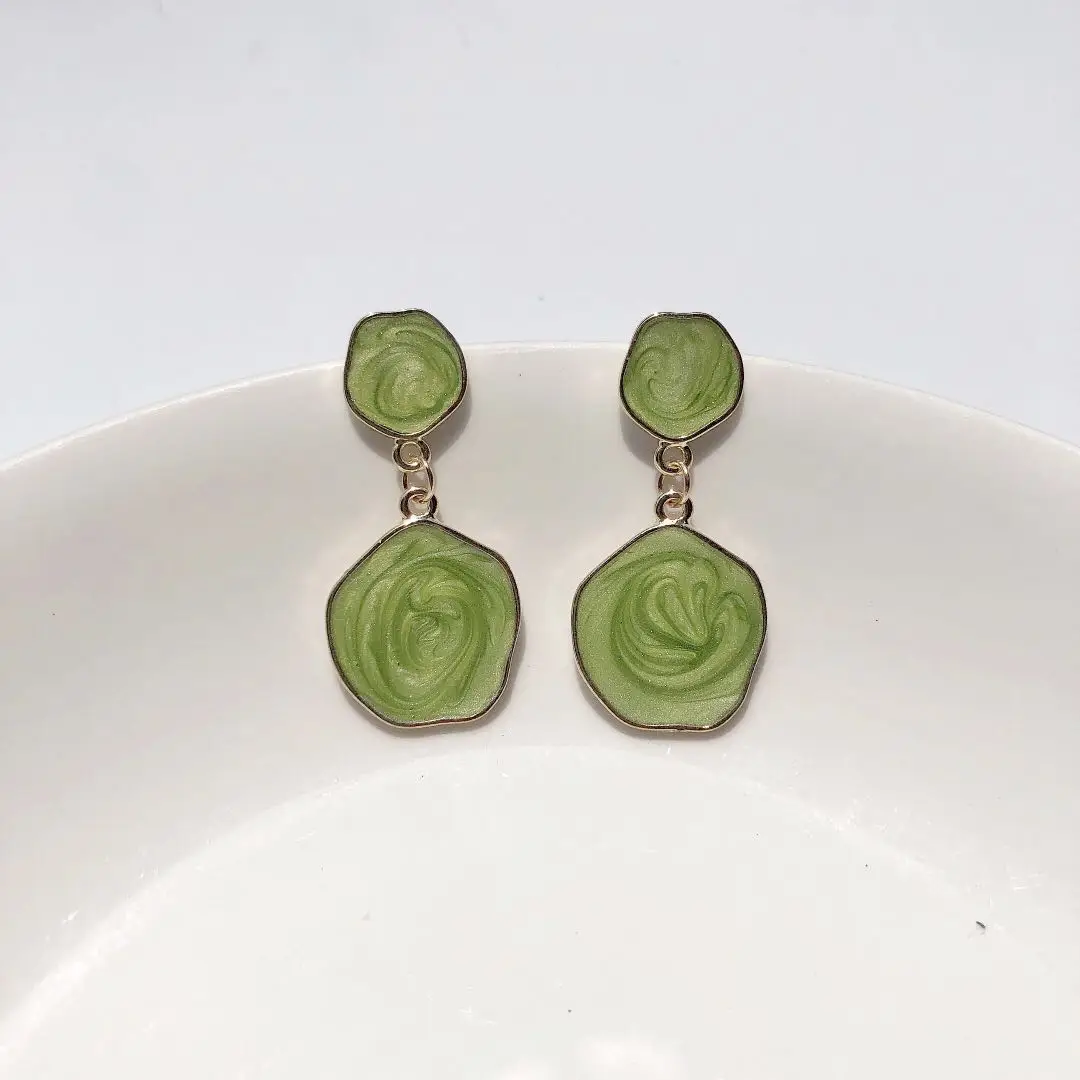 Fashionable flash pink geometry lubricious drip oil bumps earring female earring temperament is contracted
Fashionable flash pink geometry lubricious drip oil bumps earring female earring temperament is contracted