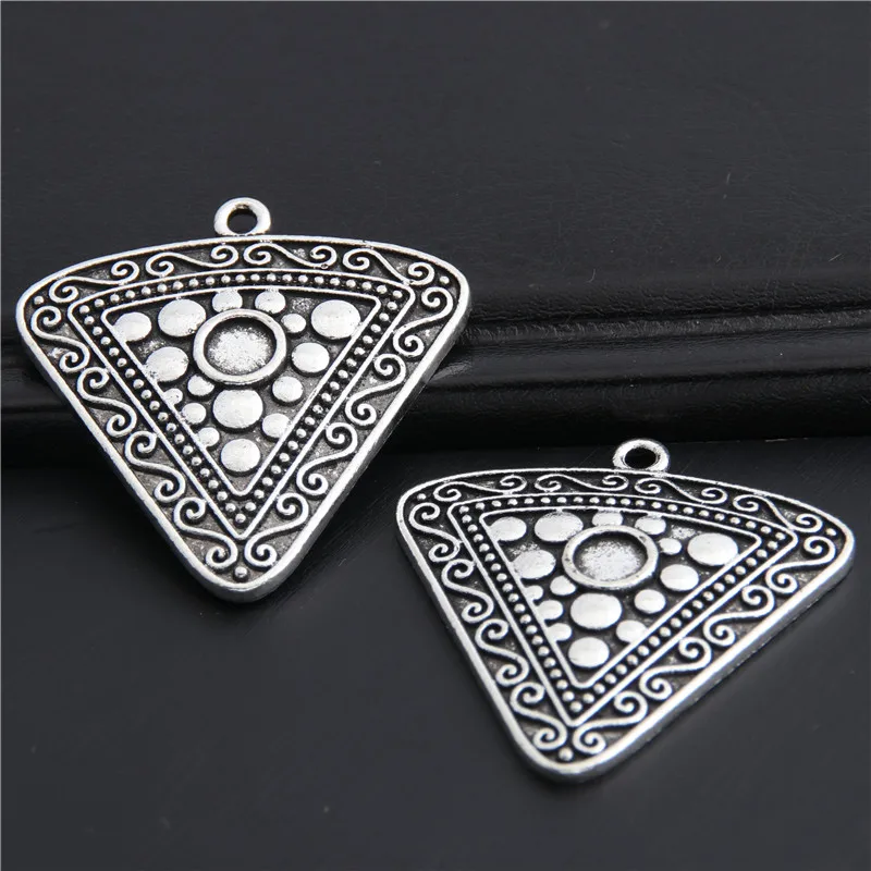 5pcs Antique Sliver Lovely Triangle Charms For Women Pendant Making Jewelry Earing Accessories Handmade Crafts 35x37mm A3022
5pcs Antique Sliver Lovely Triangle Charms For Women Pendant Making Jewelry Earing Accessories Handmade Crafts 35x37mm A3022