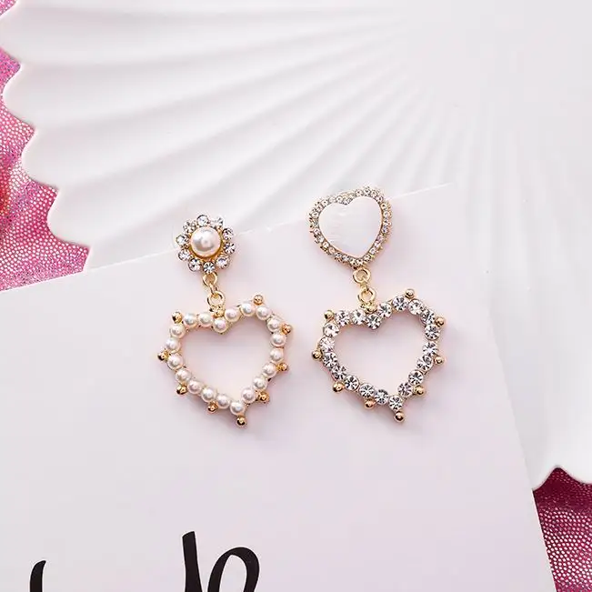 Korean Fashion Simulated Pearl Rhinestone Hollow Heart Asymmetric Earrings For Women Shell Acrylic Sweet Dangle Earrings
Korean Fashion Simulated Pearl Rhinestone Hollow Heart Asymmetric Earrings For Women Shell Acrylic Sweet Dangle Earrings