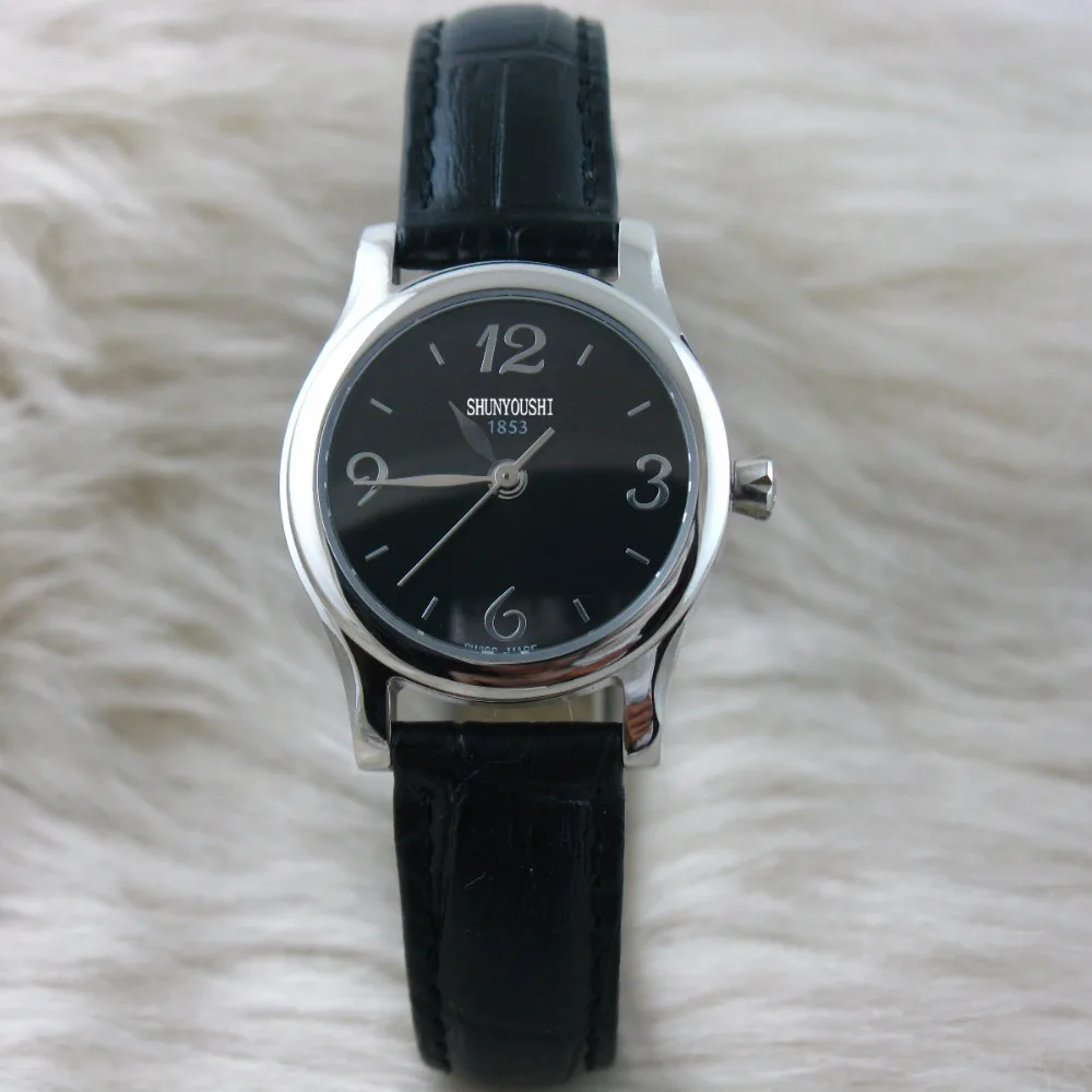 WG05202 Women's Watches Top Brand Runway Luxury European Design Quartz Wristwatches
WG05202 Women's Watches Top Brand Runway Luxury European Design Quartz Wristwatches