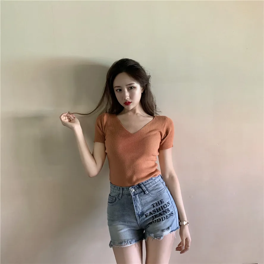10 colors 2019 spring and summer women tops v neck solid color sleeve knitted slim t shirts womens tee shirt femme (R5574)
10 colors 2019 spring and summer women tops v neck solid color sleeve knitted slim t shirts womens tee shirt femme (R5574)