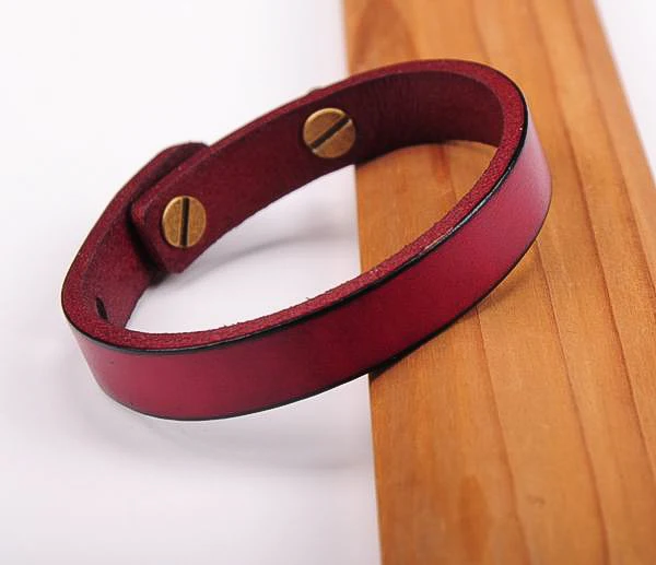 G370 Red Simply Stylish Single Band Genuine Leather Bracelet Wristband Women's New
G370 Red Simply Stylish Single Band Genuine Leather Bracelet Wristband Women's New