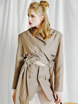 Women 2019 Autumn Suit Personality Designer Khaki Plaid Blazer Fake Two Suits Hollow Out Exposed Waist Buckle Blazer Long Jacket
Women 2019 Autumn Suit Personality Designer Khaki Plaid Blazer Fake Two Suits Hollow Out Exposed Waist Buckle Blazer Long Jacket