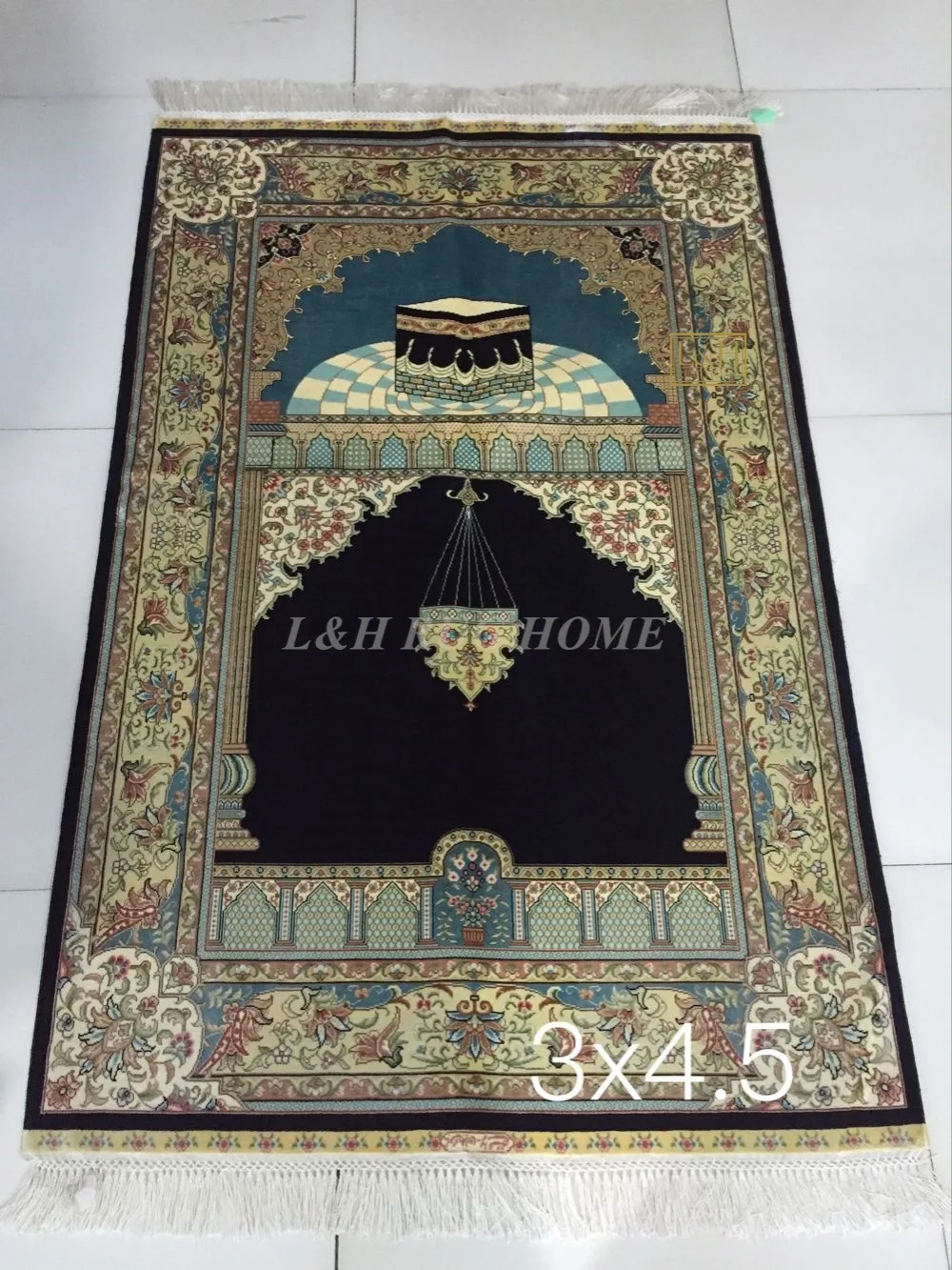 Free shipping 3'X4.5' 230 Line Handmade Silk Oriental Persian Rug hand Knotted silk carpet for home decoration
Free shipping 3'X4.5' 230 Line Handmade Silk Oriental Persian Rug hand Knotted silk carpet for home decoration