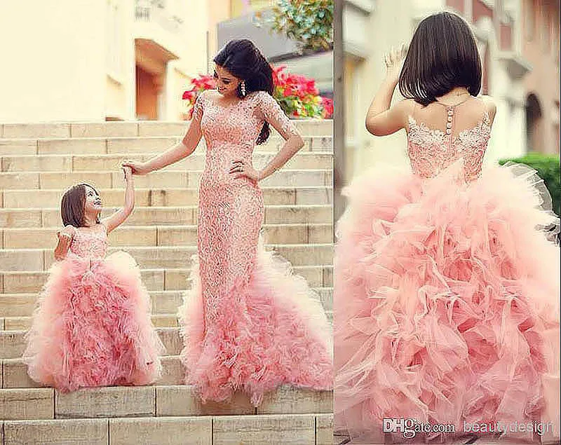 Cute Baby Mother Dress Scoop Lace Ruffle Children Wedding Dresses Girls Party Dress Custom Girls Frock Designs Free Ship CH-1951
Cute Baby Mother Dress Scoop Lace Ruffle Children Wedding Dresses Girls Party Dress Custom Girls Frock Designs Free Ship CH-1951
