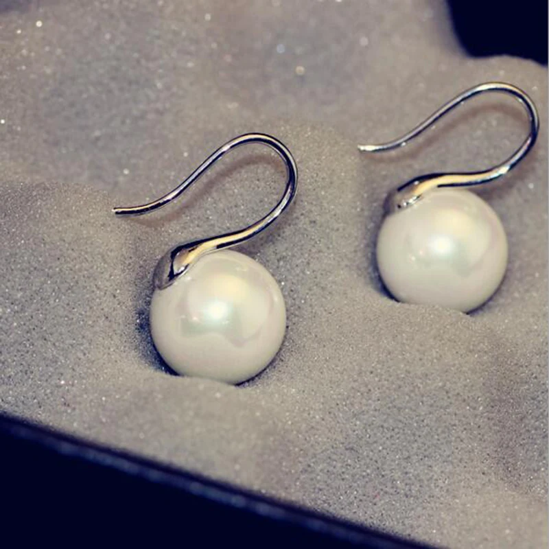 New Fashion High Quality Pearl Earrings 12mm Bling Gold Silver Plated Stud Earrings Shining Pearls Jewelry For Women wholesale
New Fashion High Quality Pearl Earrings 12mm Bling Gold Silver Plated Stud Earrings Shining Pearls Jewelry For Women wholesale