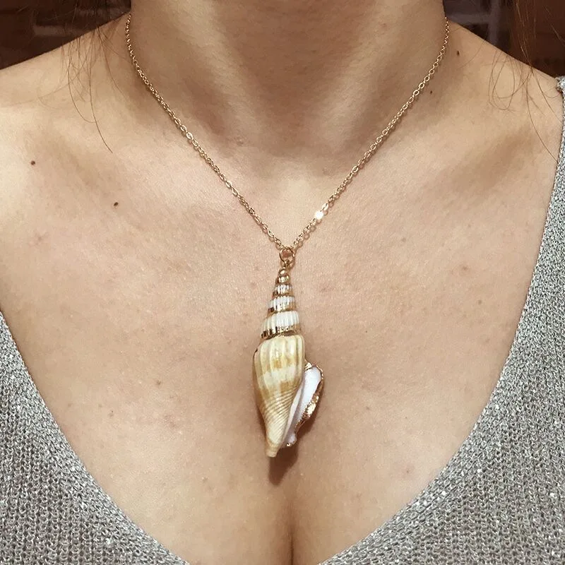 2019 New Fashion Gold Color Cowrie Shell Necklace for Women Conch Chain Pendant Necklace Summer Jewelry Gift
2019 New Fashion Gold Color Cowrie Shell Necklace for Women Conch Chain Pendant Necklace Summer Jewelry Gift
