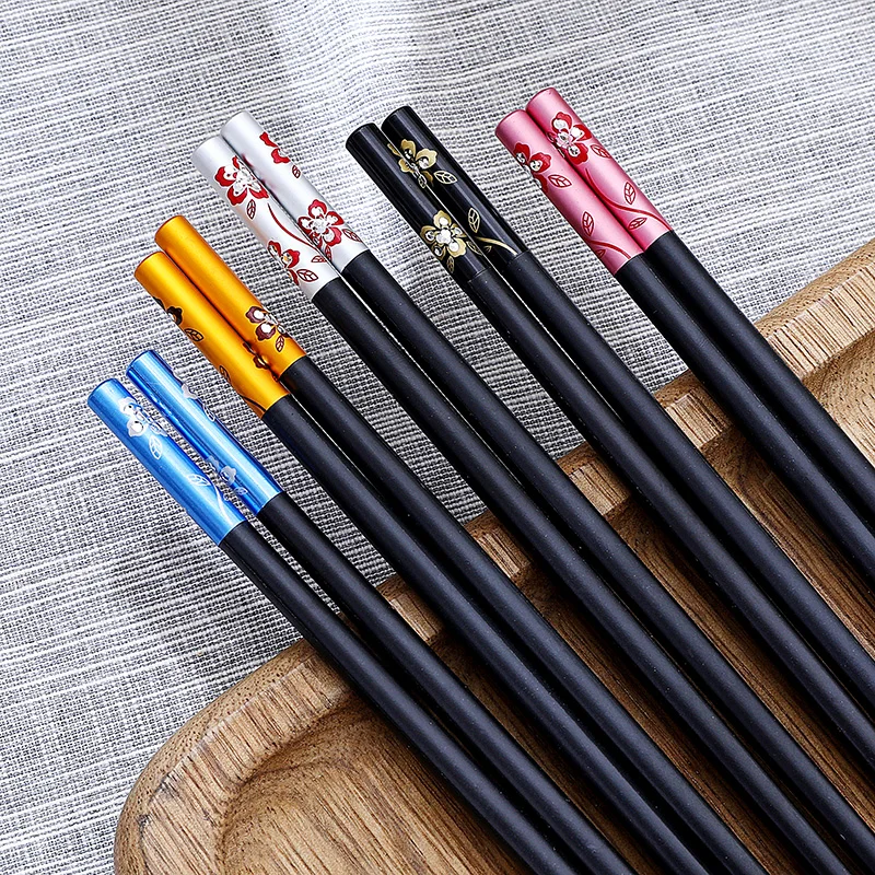 Temperature-resistant Japanese Tableware Chopsticks Home Hotel Travel Portable Slip-proof Alloy Chopsticks Kitchen tools
Temperature-resistant Japanese Tableware Chopsticks Home Hotel Travel Portable Slip-proof Alloy Chopsticks Kitchen tools