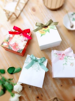 10pcs kawaii floral printing wedding gift bags paper resumable casamento gift bag with ribbon decor candy boxes bags tablewares
10pcs kawaii floral printing wedding gift bags paper resumable casamento gift bag with ribbon decor candy boxes bags tablewares