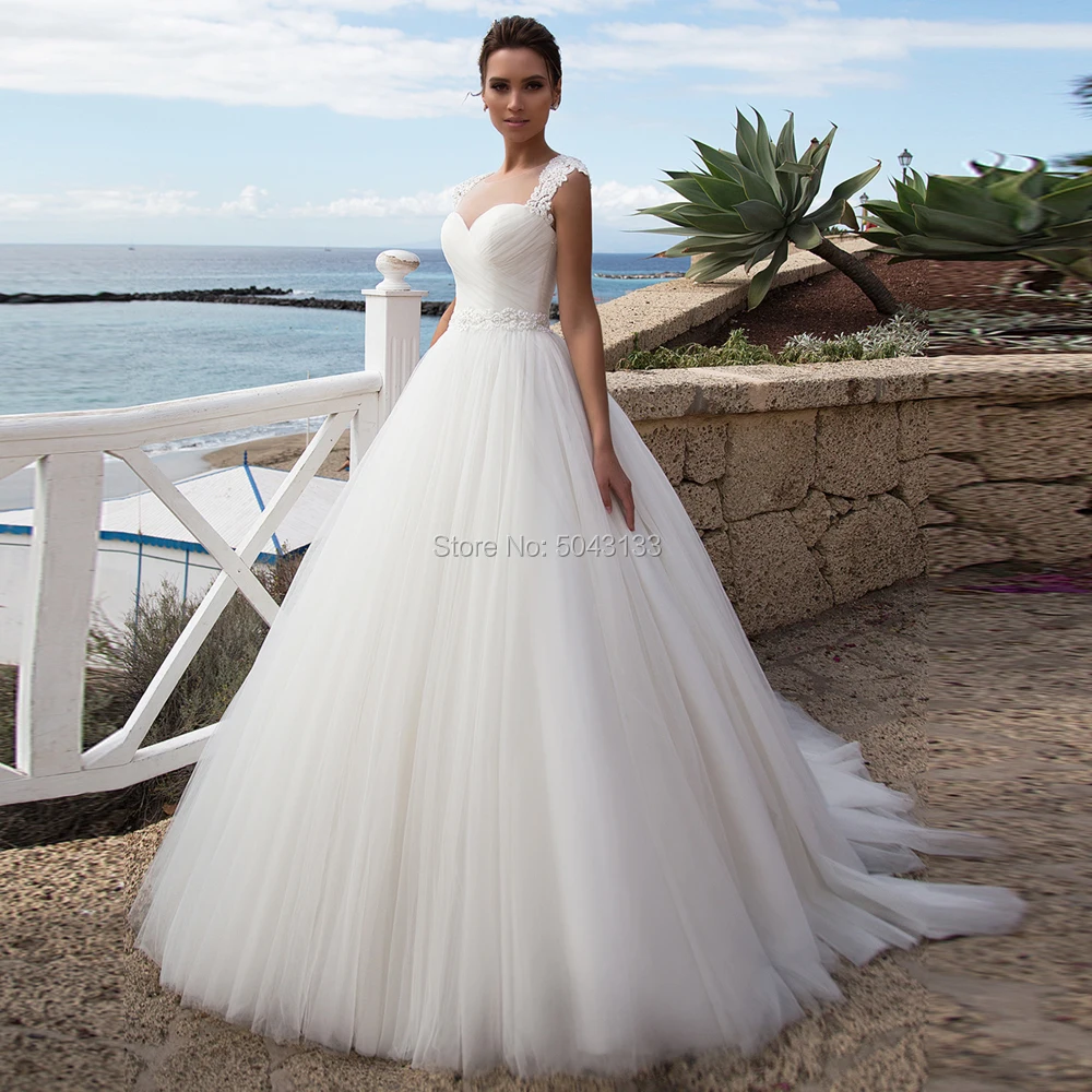 Ball Gown Tulle Wedding Dresses 2020 Illusion Sweetheart Lace Appliques Straps Wedding Bridal Gowns with Beaded Sash Vestidos
Ball Gown Tulle Wedding Dresses 2020 Illusion Sweetheart Lace Appliques Straps Wedding Bridal Gowns with Beaded Sash Vestidos