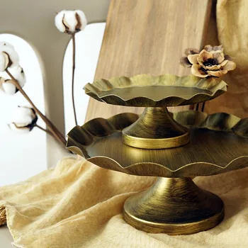European Style Iron Cake Stand Vintage Golden Color Cake Plate Wedding Cake Tray Wedding Decoration Wedding Supply Party Supply
European Style Iron Cake Stand Vintage Golden Color Cake Plate Wedding Cake Tray Wedding Decoration Wedding Supply Party Supply