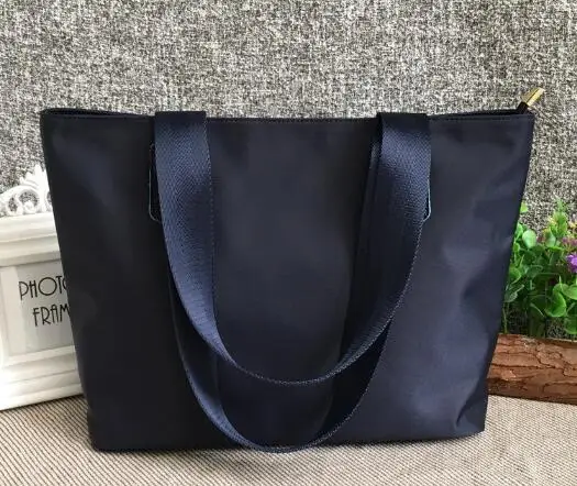 2019 new best selling waterproof one shoulder solid color simple ladies bag
2019 new best selling waterproof one shoulder solid color simple ladies bag